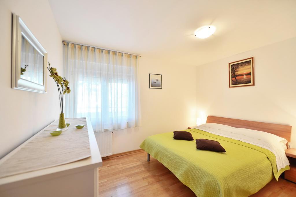 Apartments Vukasovic Mimice Zimmer foto